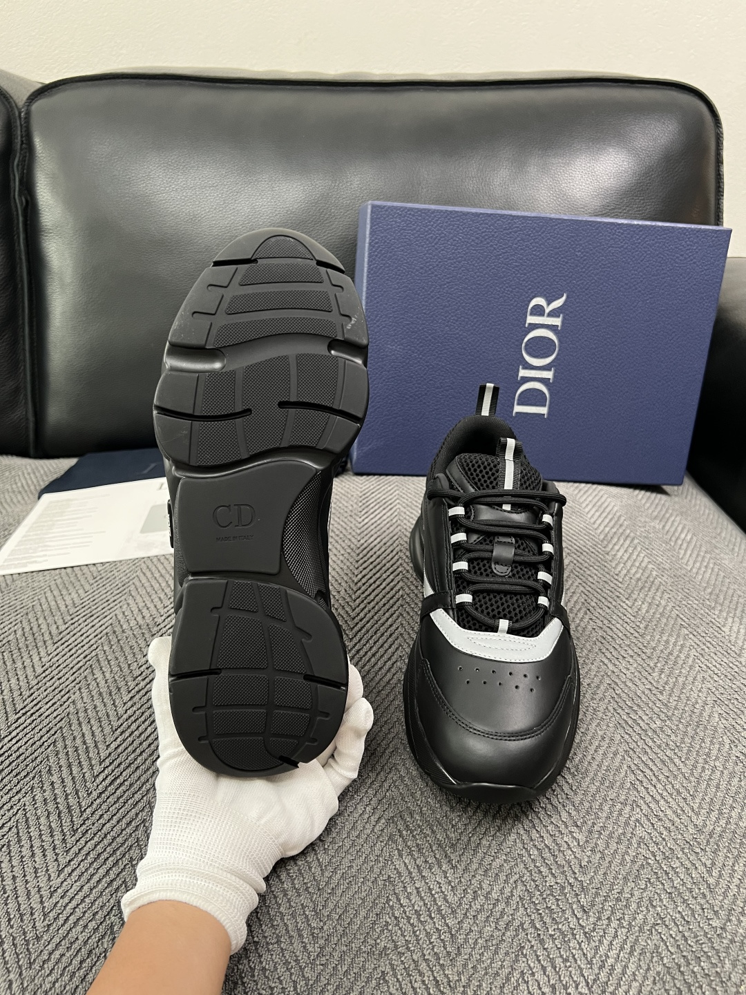 Dior 顶级工艺品 迪奥  专柜同步 原厂配置，意大利进口原版牛皮面料，透气舒适进口水染牛里垫，鞋底：原厂特供原版底超