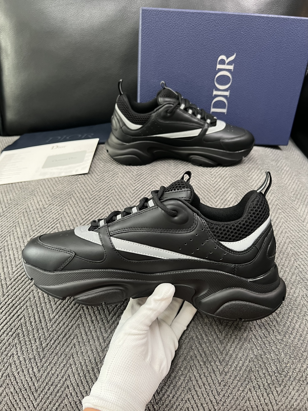 Dior 顶级工艺品 迪奥  专柜同步 原厂配置，意大利进口原版牛皮面料，透气舒适进口水染牛里垫，鞋底：原厂特供原版底超
