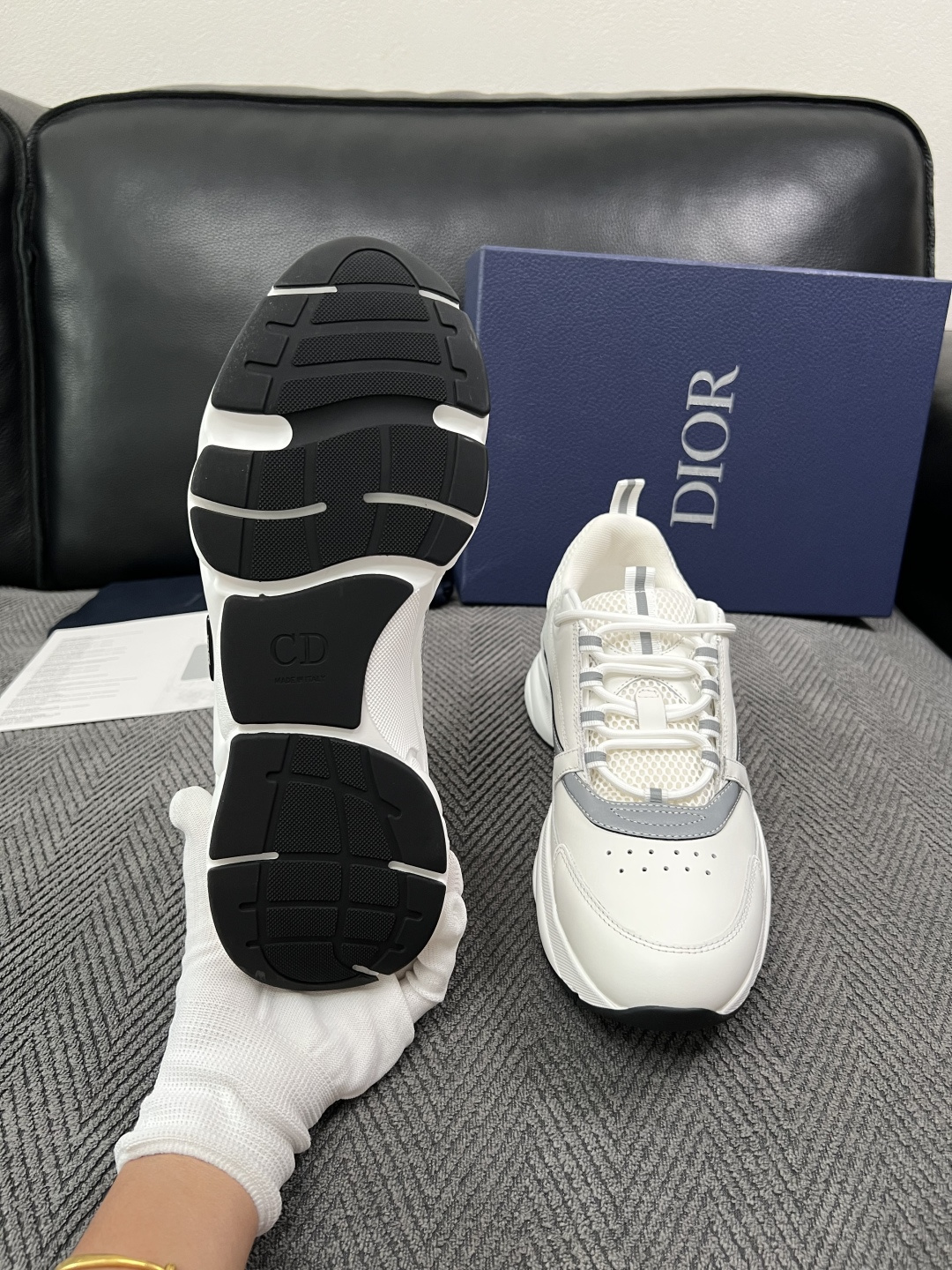 Dior 顶级工艺品 迪奥  专柜同步 原厂配置，意大利进口原版牛皮面料，透气舒适进口水染牛里垫，鞋底：原厂特供原版底超