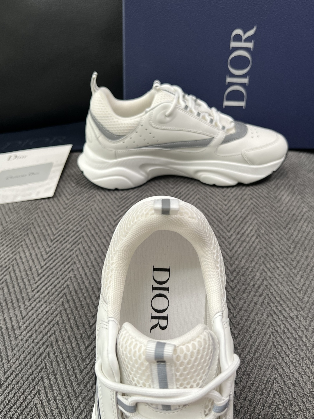 Dior 顶级工艺品 迪奥  专柜同步 原厂配置，意大利进口原版牛皮面料，透气舒适进口水染牛里垫，鞋底：原厂特供原版底超