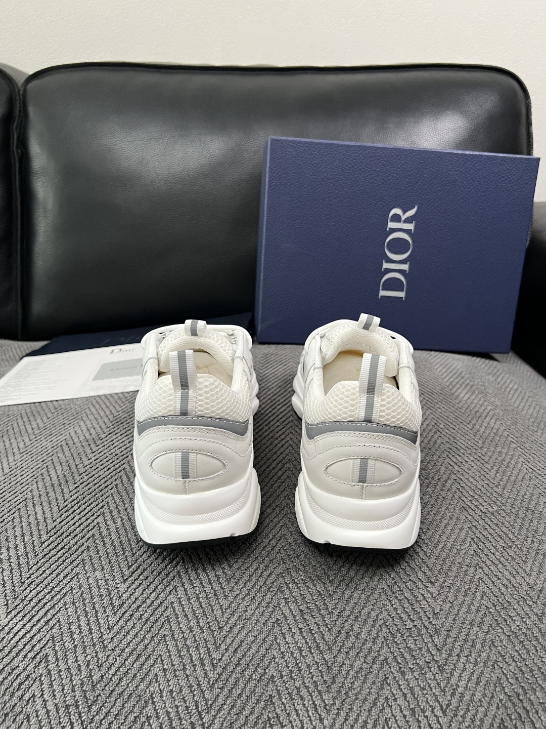 Dior 顶级工艺品 迪奥  专柜同步 原厂配置，意大利进口原版牛皮面料，透气舒适进口水染牛里垫，鞋底：原厂特供原版底超