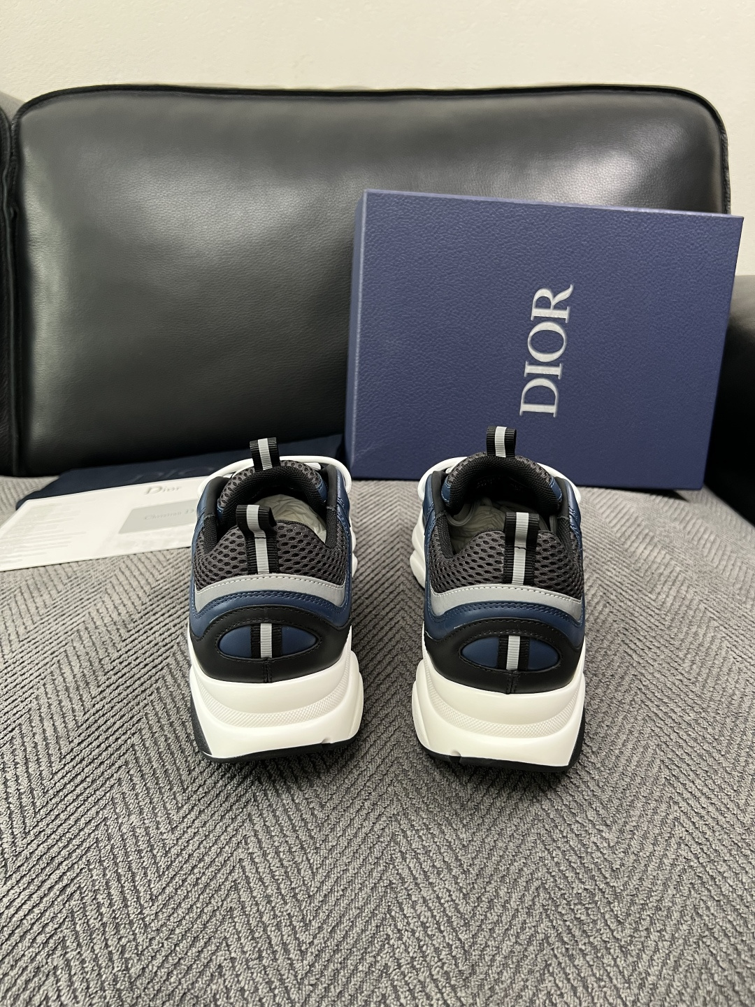 Dior 顶级工艺品 迪奥  专柜同步 原厂配置，意大利进口原版牛皮面料，透气舒适进口水染牛里垫，鞋底：原厂特供原版底超