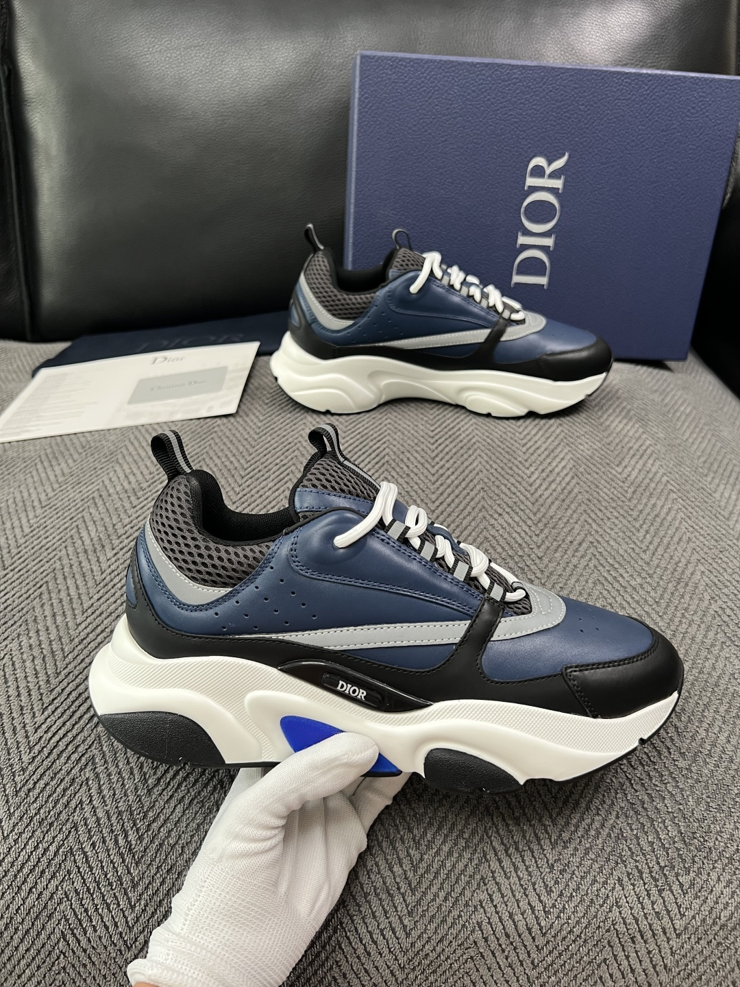 Dior 顶级工艺品 迪奥  专柜同步 原厂配置，意大利进口原版牛皮面料，透气舒适进口水染牛里垫，鞋底：原厂特供原版底超