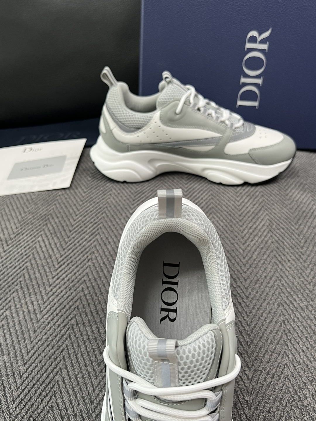 Dior 顶级工艺品 迪奥  专柜同步 原厂配置，意大利进口原版牛皮面料，透气舒适进口水染牛里垫，鞋底：原厂特供原版底超