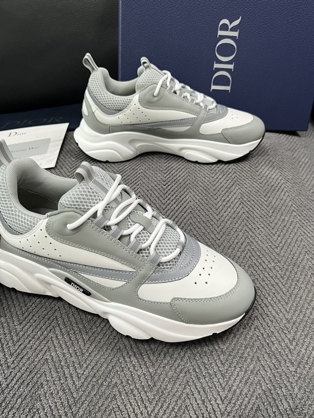 Dior 顶级工艺品 迪奥  专柜同步 原厂配置，意大利进口原版牛皮面料，透气舒适进口水染牛里垫，鞋底：原厂特供原版底超