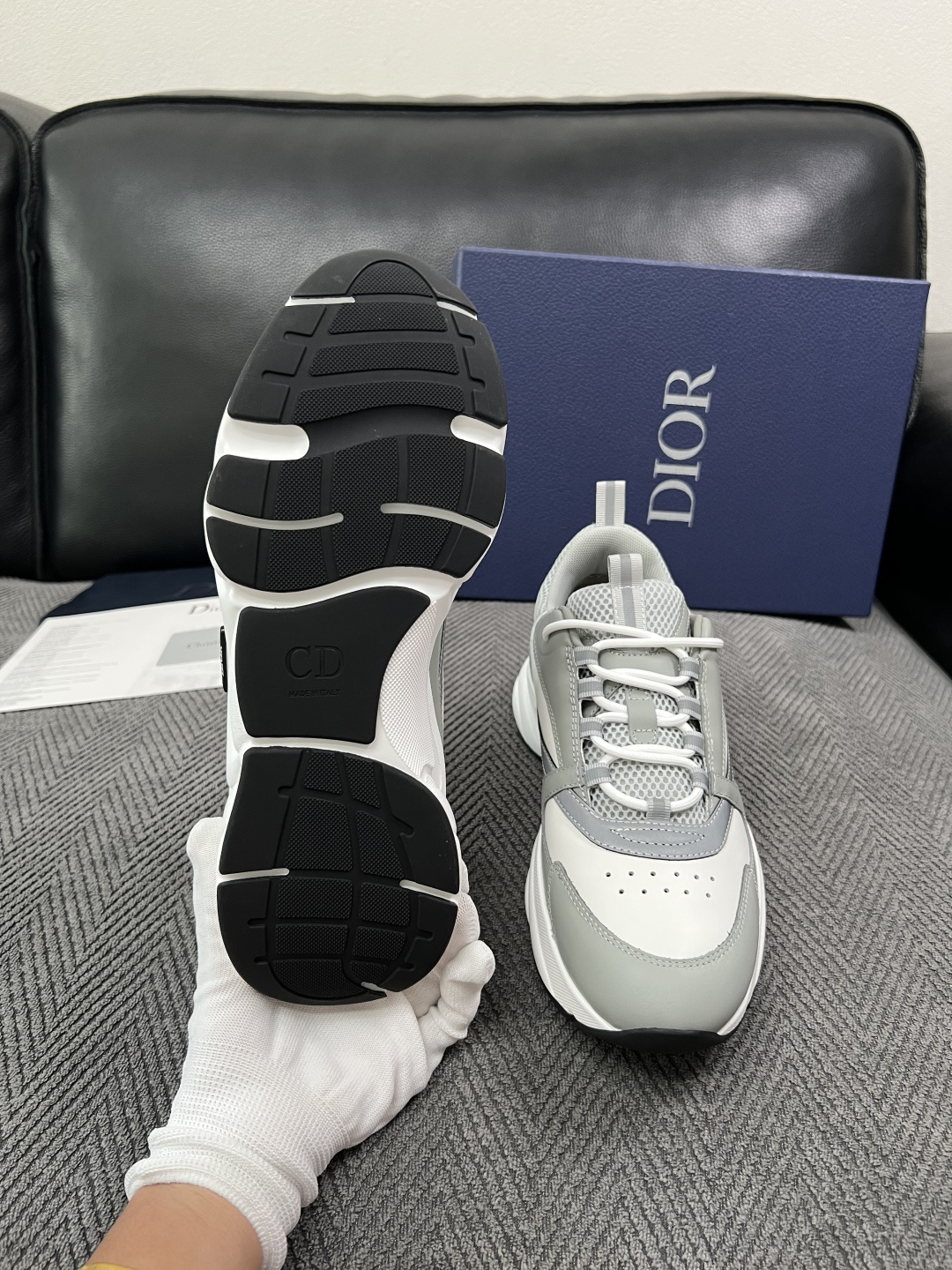 Dior 顶级工艺品 迪奥  专柜同步 原厂配置，意大利进口原版牛皮面料，透气舒适进口水染牛里垫，鞋底：原厂特供原版底超