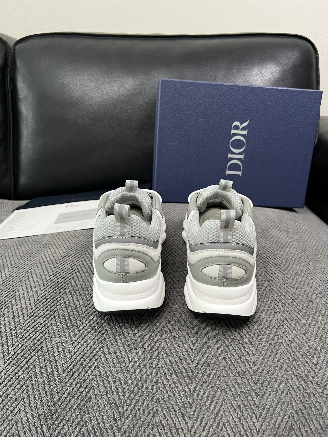 Dior 顶级工艺品 迪奥  专柜同步 原厂配置，意大利进口原版牛皮面料，透气舒适进口水染牛里垫，鞋底：原厂特供原版底超