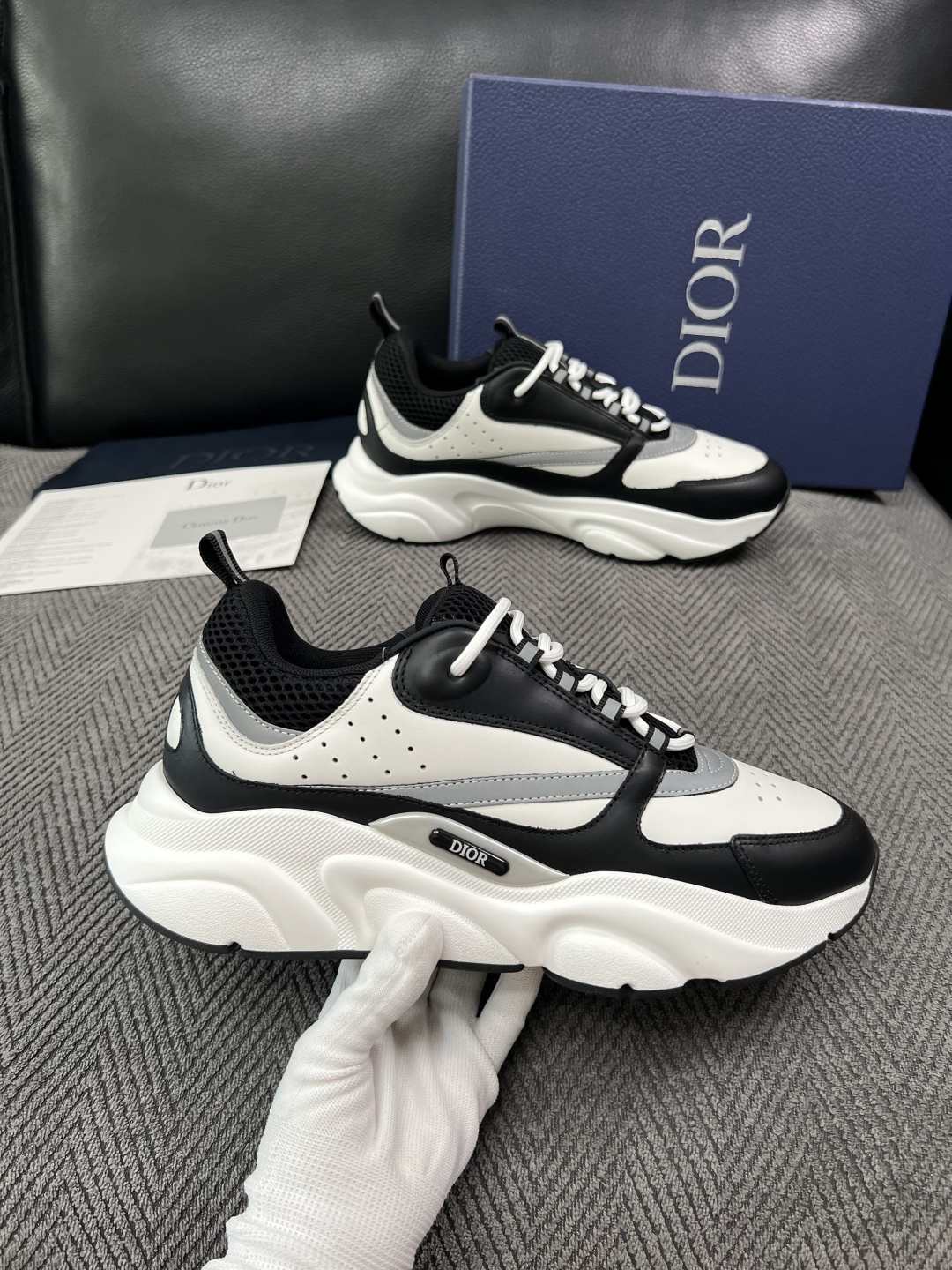Dior 顶级工艺品 迪奥  专柜同步 原厂配置，意大利进口原版牛皮面料，透气舒适进口水染牛里垫，鞋底：原厂特供原版底超