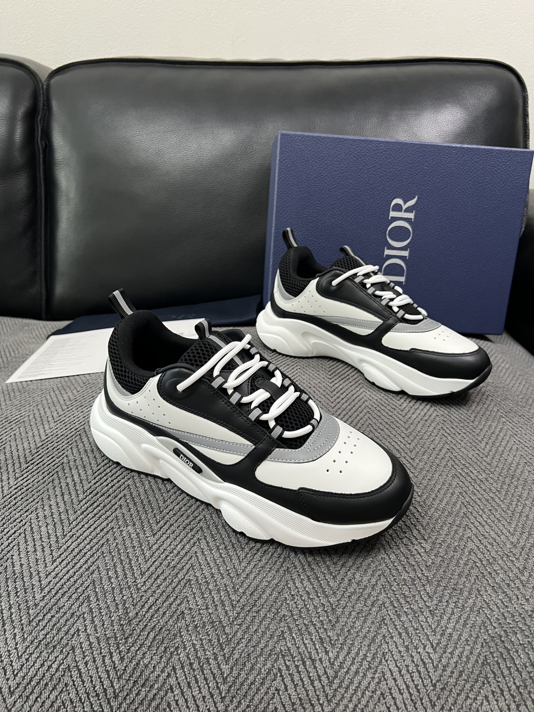 Dior 顶级工艺品 迪奥 专柜同步 原厂配置,意大利进口原版牛皮面料,透气舒适进口水染牛里垫,鞋底:原厂特供原版底超 Dior 顶级工艺品 迪奥 专柜同步 原厂配置,意大利进口原版牛皮面料,透气舒适进口水染牛里垫,鞋底:原厂特供原版底超