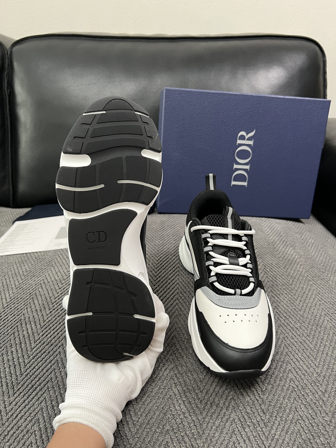 Dior 顶级工艺品 迪奥  专柜同步 原厂配置，意大利进口原版牛皮面料，透气舒适进口水染牛里垫，鞋底：原厂特供原版底超