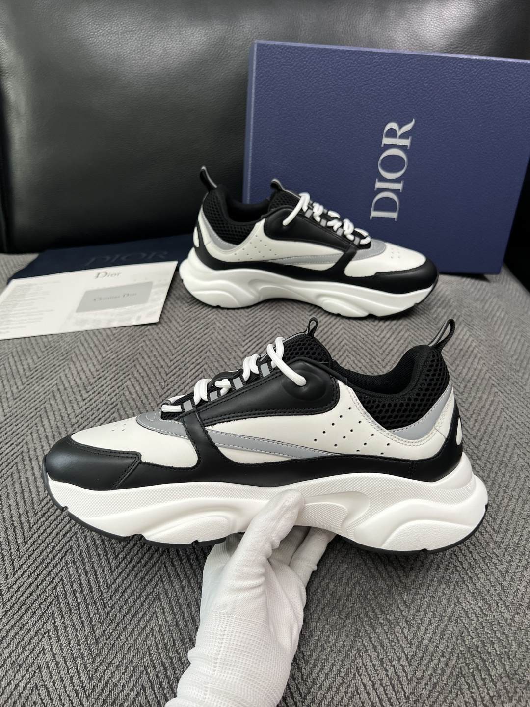 Dior 顶级工艺品 迪奥  专柜同步 原厂配置，意大利进口原版牛皮面料，透气舒适进口水染牛里垫，鞋底：原厂特供原版底超