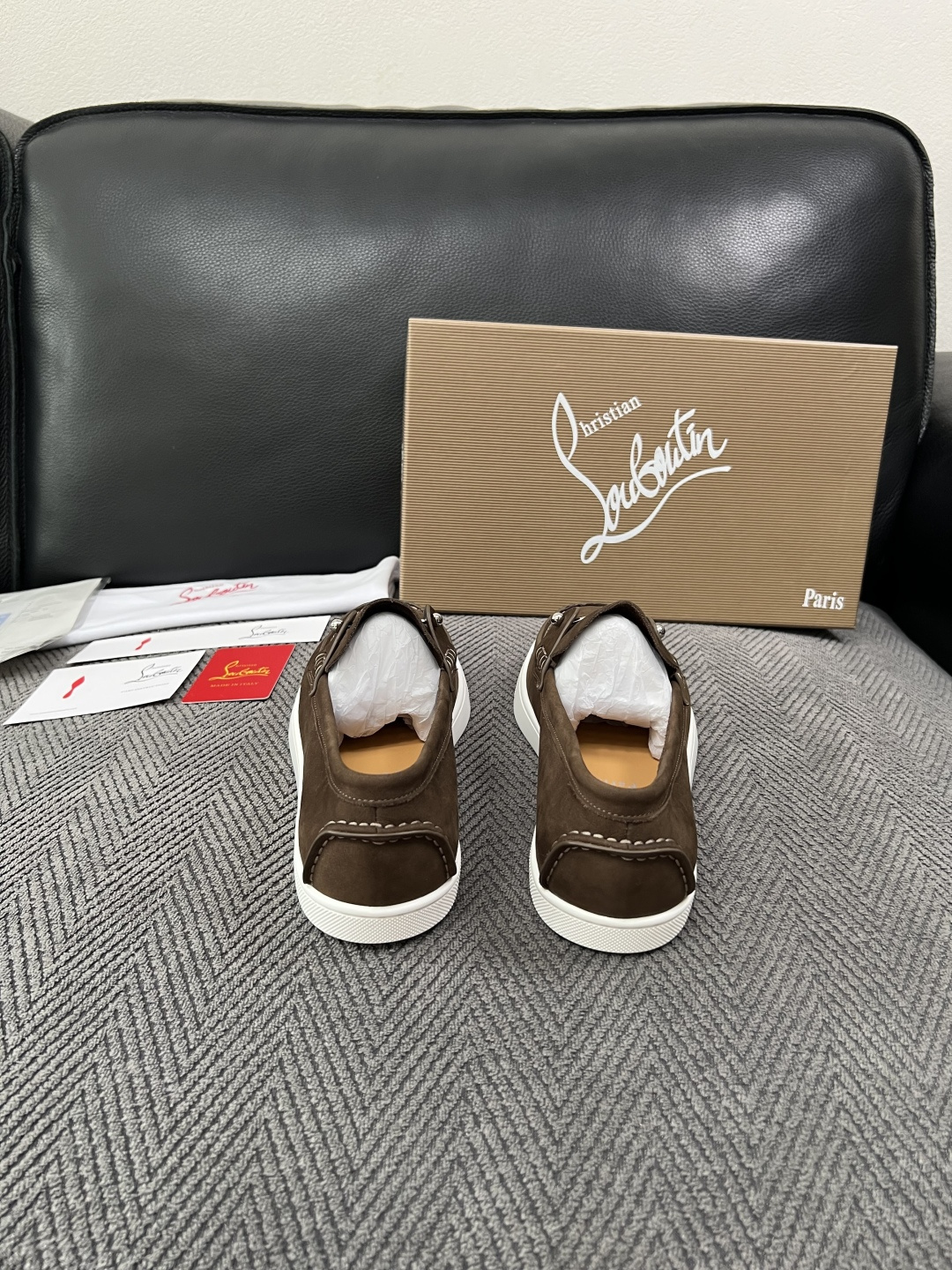 christian louboutin  高品质  顶级工艺品  CL红底  专柜同步原厂配置，意大利进口牛皮面料，进口