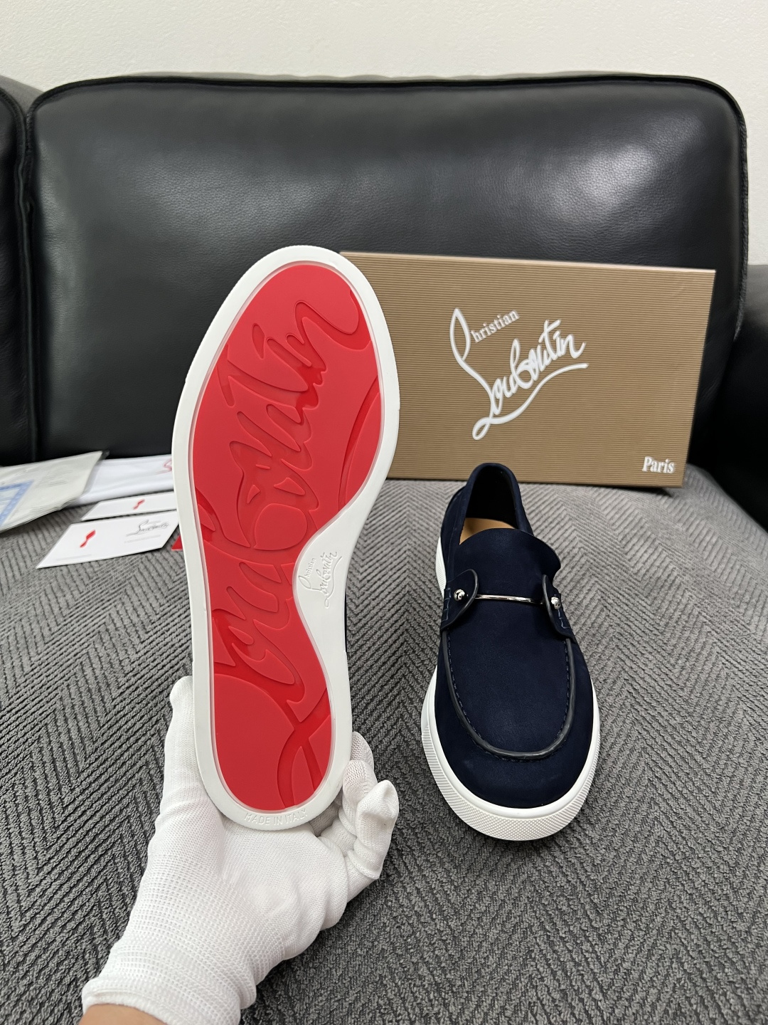 christian louboutin  高品质  顶级工艺品  CL红底  专柜同步原厂配置，意大利进口牛皮面料，进口