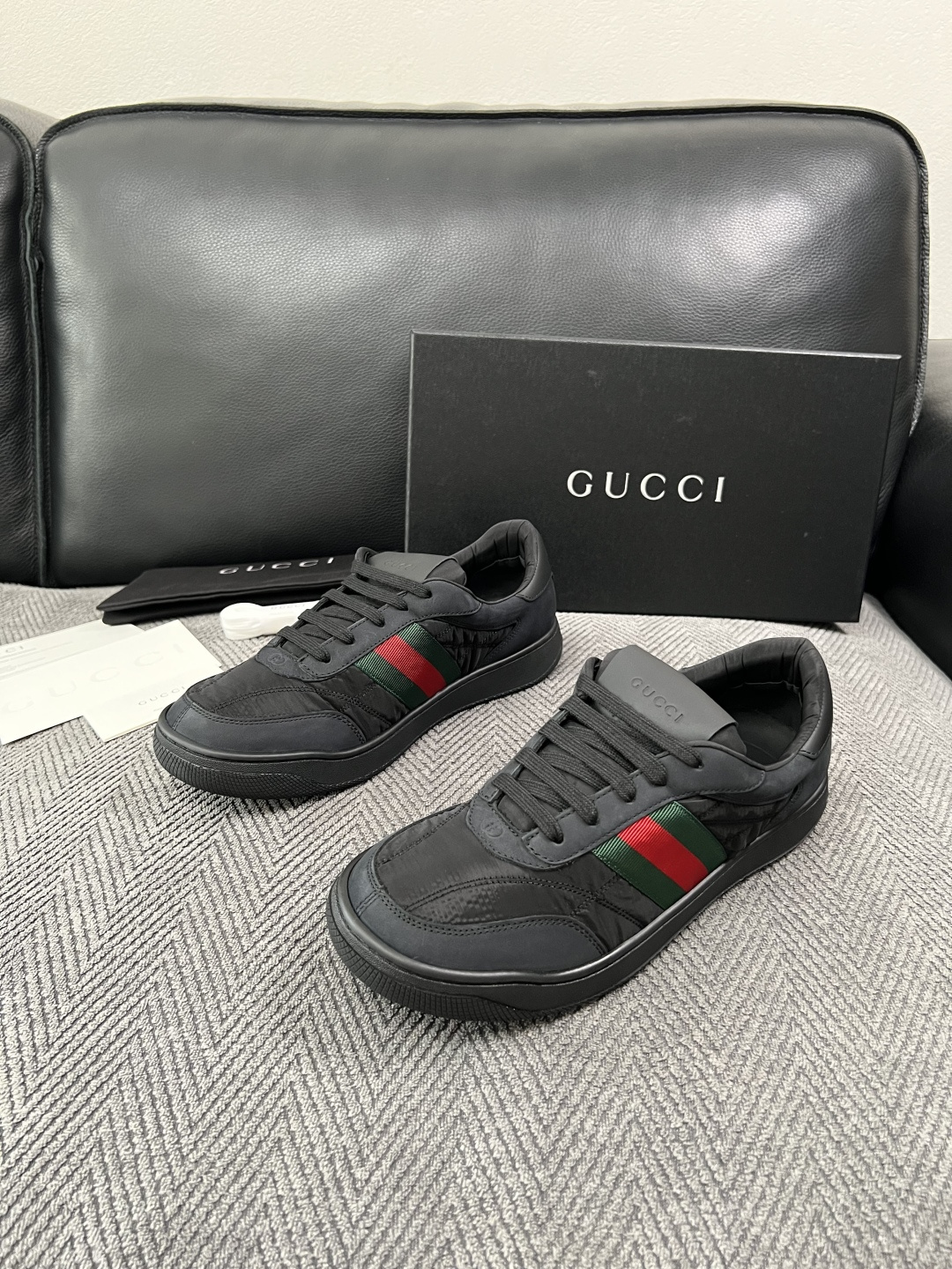 Gucci  高品质  顶级工艺品  古奇 专柜新款，原厂配置意大利进口牛皮  进口牛皮内里垫，透气舒适，鞋底：原厂特供