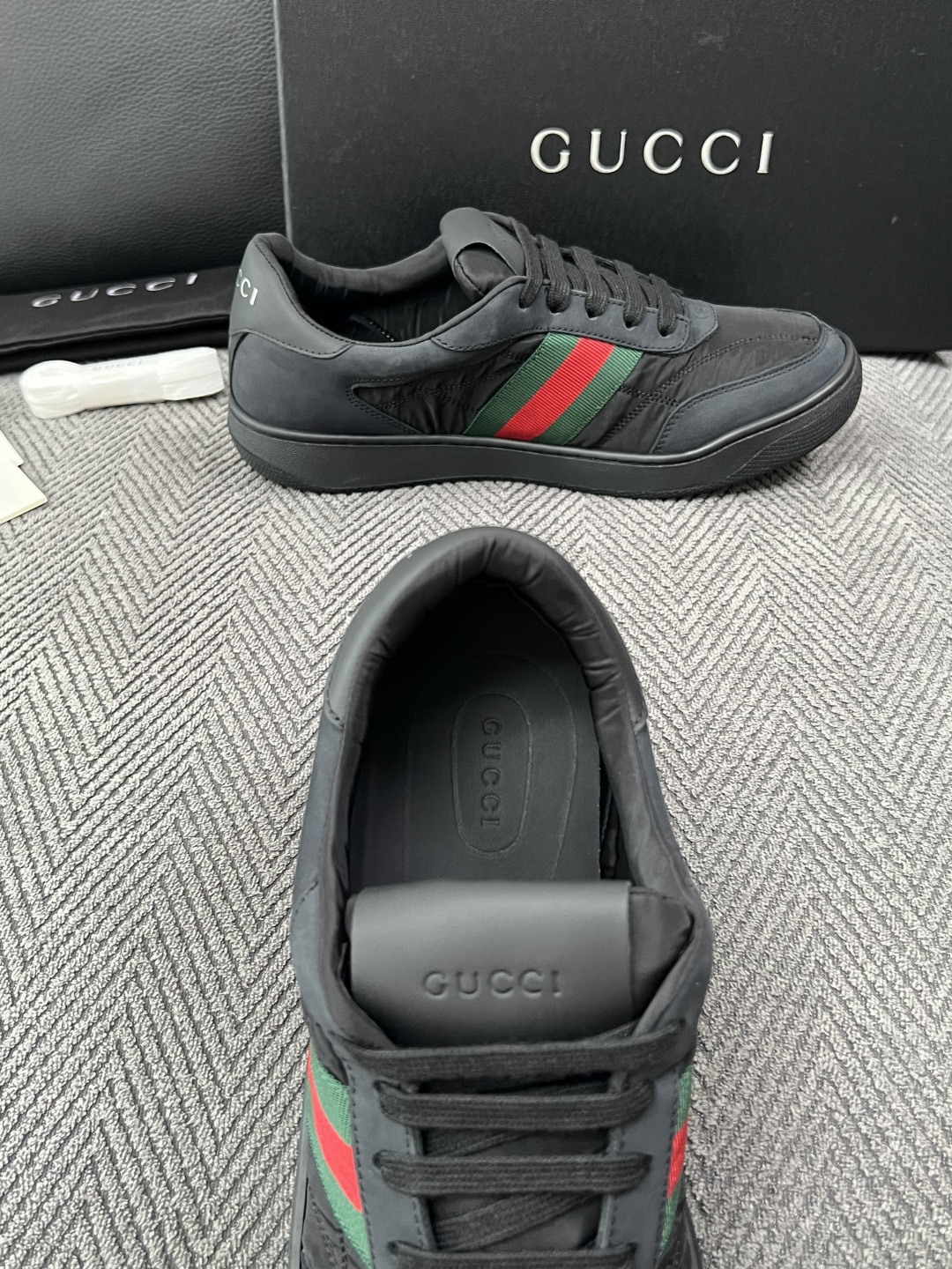 Gucci  高品质  顶级工艺品  古奇 专柜新款，原厂配置意大利进口牛皮  进口牛皮内里垫，透气舒适，鞋底：原厂特供