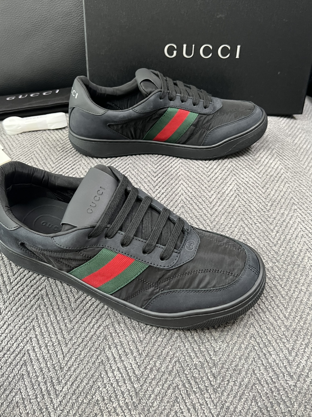 Gucci  高品质  顶级工艺品  古奇 专柜新款，原厂配置意大利进口牛皮  进口牛皮内里垫，透气舒适，鞋底：原厂特供
