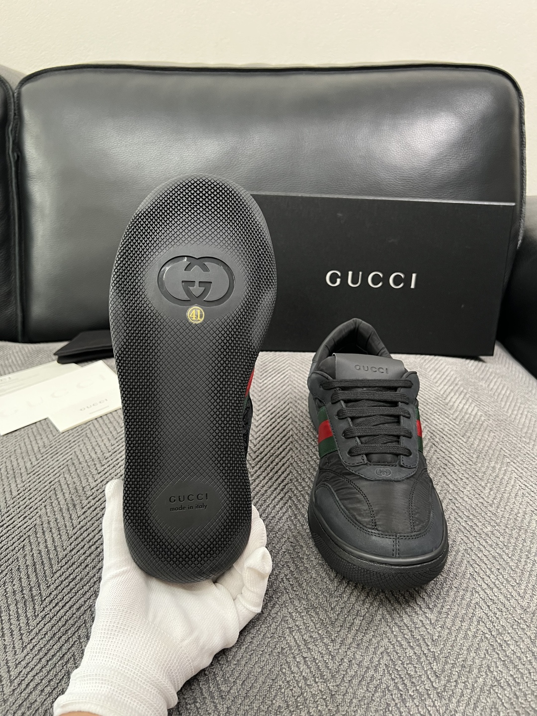 Gucci  高品质  顶级工艺品  古奇 专柜新款，原厂配置意大利进口牛皮  进口牛皮内里垫，透气舒适，鞋底：原厂特供