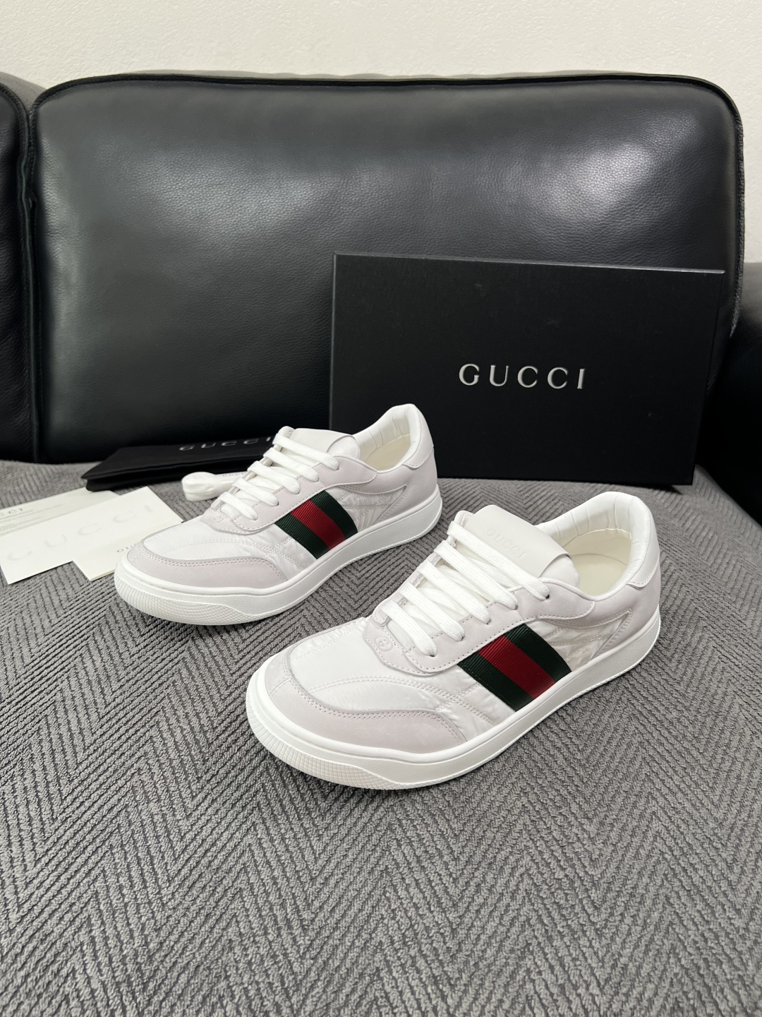 Gucci  高品质  顶级工艺品  古奇 专柜新款，原厂配置意大利进口牛皮  进口牛皮内里垫，透气舒适，鞋底：原厂特供