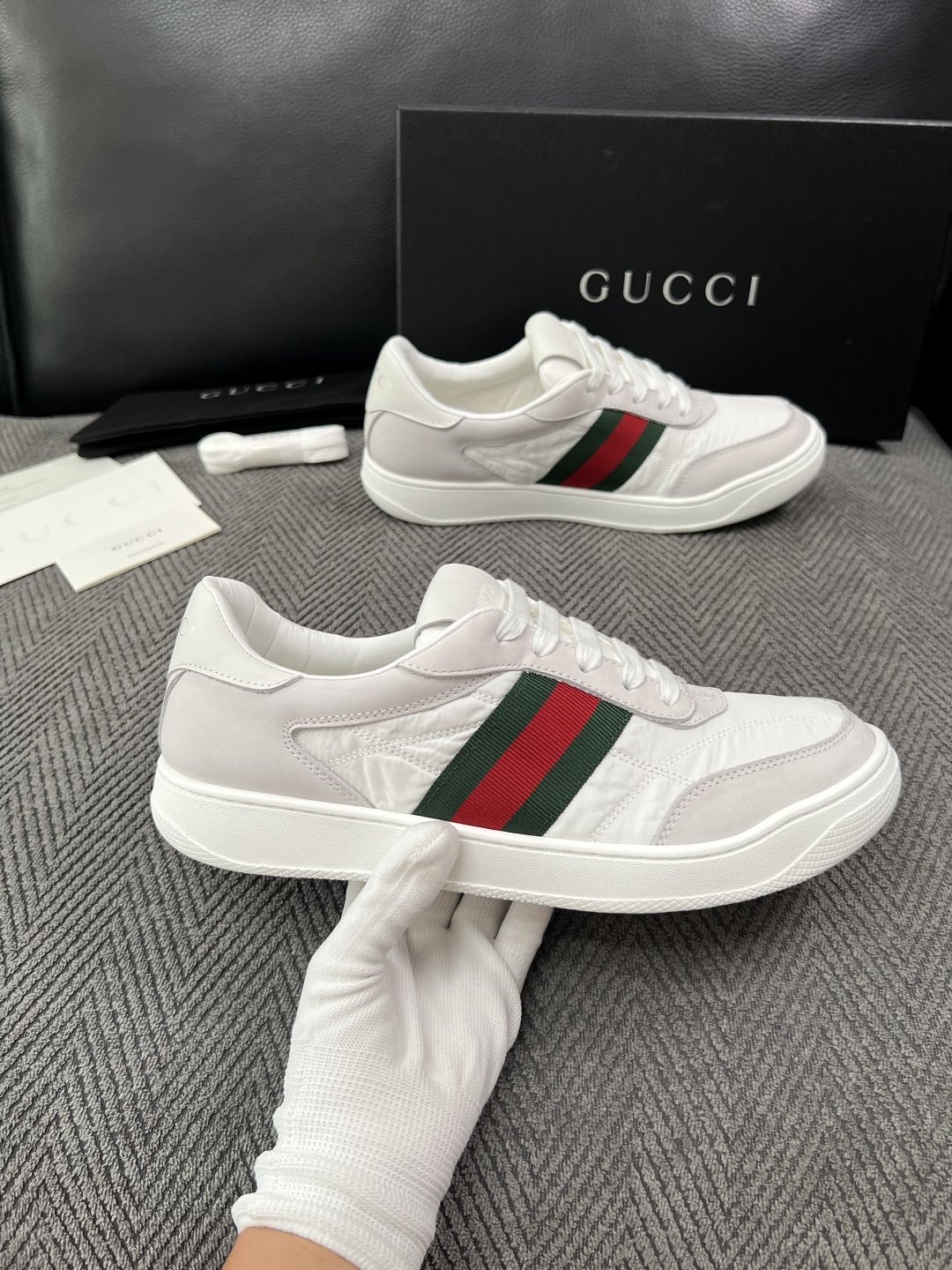 Gucci  高品质  顶级工艺品  古奇 专柜新款，原厂配置意大利进口牛皮  进口牛皮内里垫，透气舒适，鞋底：原厂特供