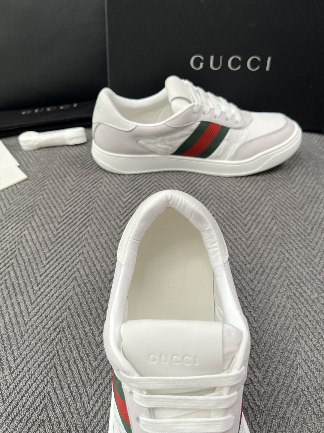 Gucci  高品质  顶级工艺品  古奇 专柜新款，原厂配置意大利进口牛皮  进口牛皮内里垫，透气舒适，鞋底：原厂特供