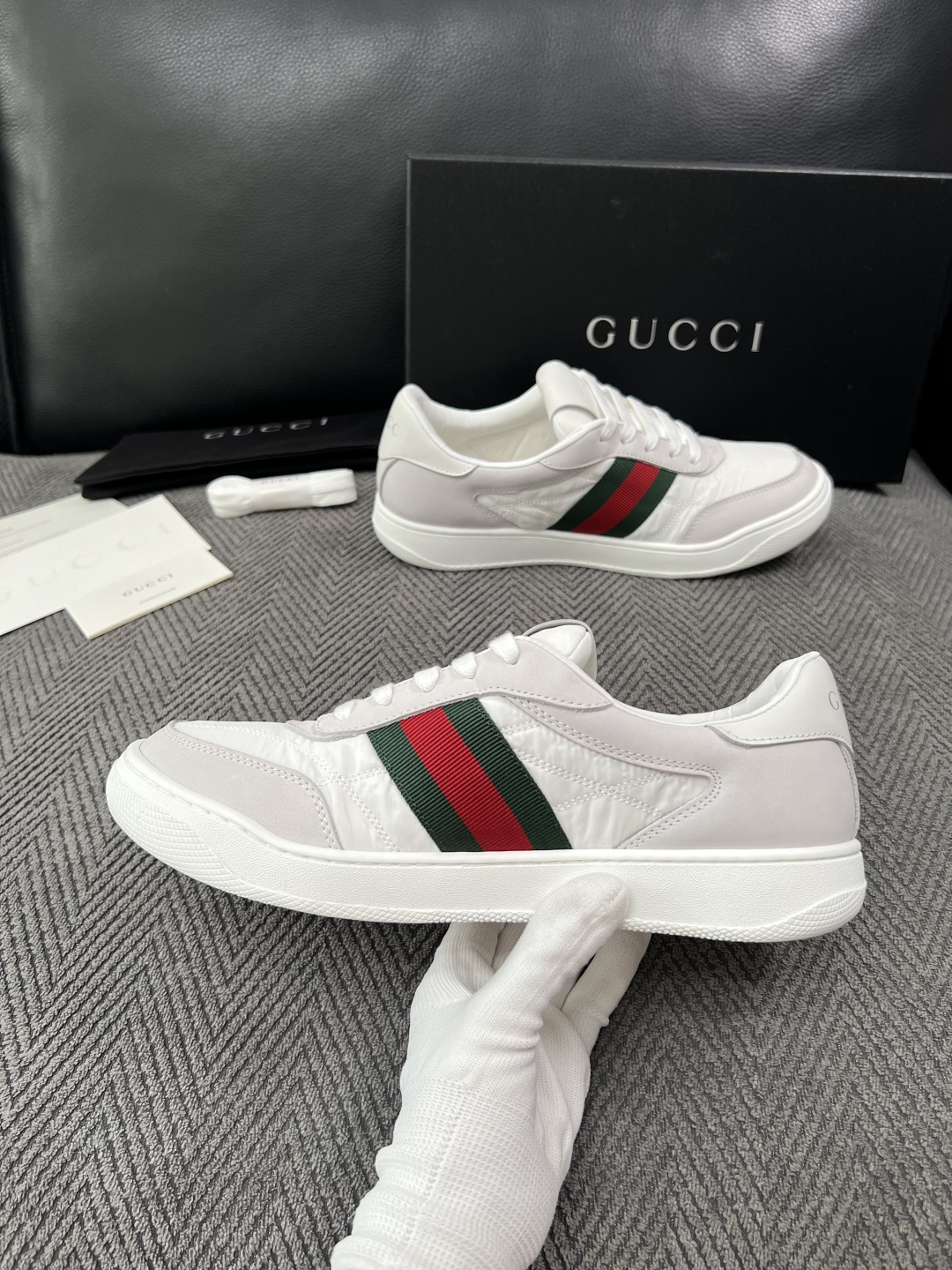 Gucci  高品质  顶级工艺品  古奇 专柜新款，原厂配置意大利进口牛皮  进口牛皮内里垫，透气舒适，鞋底：原厂特供