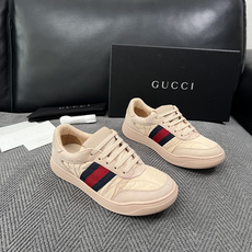 Gucci 高品质 顶级工艺品 古奇 专柜新款,原厂配置意大利进口牛皮 进口牛皮内里垫,透气舒适,鞋底:原厂特供 Gucci 高品质 顶级工艺品 古奇 专柜新款,原厂配置意大利进口牛皮 进口牛皮内里垫,透气舒适,鞋底:原厂特供