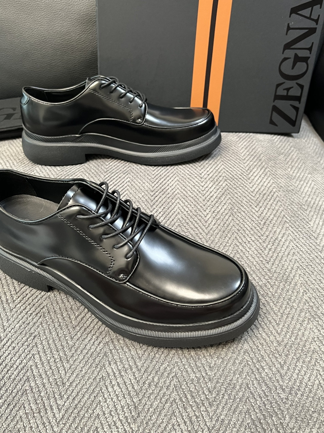 Zegna  高品质  顶级工艺品  杰尼亚  皮鞋专柜新款原厂配置，意大利进口牛皮面料，进口牛里垫，透气舒适，鞋底：原