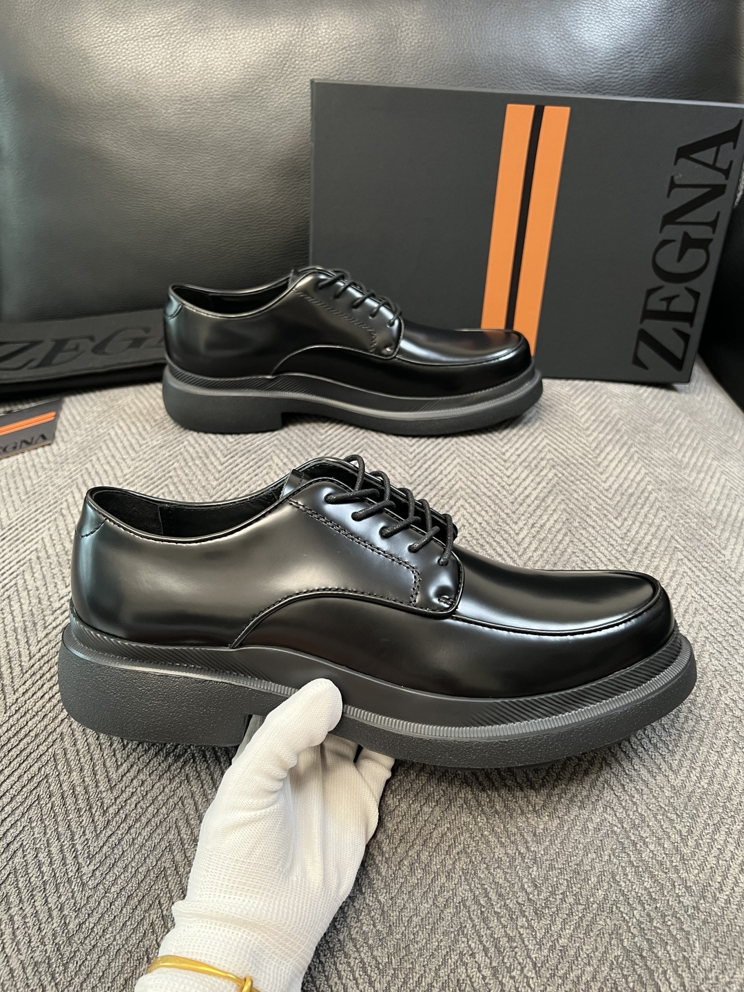 Zegna  高品质  顶级工艺品  杰尼亚  皮鞋专柜新款原厂配置，意大利进口牛皮面料，进口牛里垫，透气舒适，鞋底：原