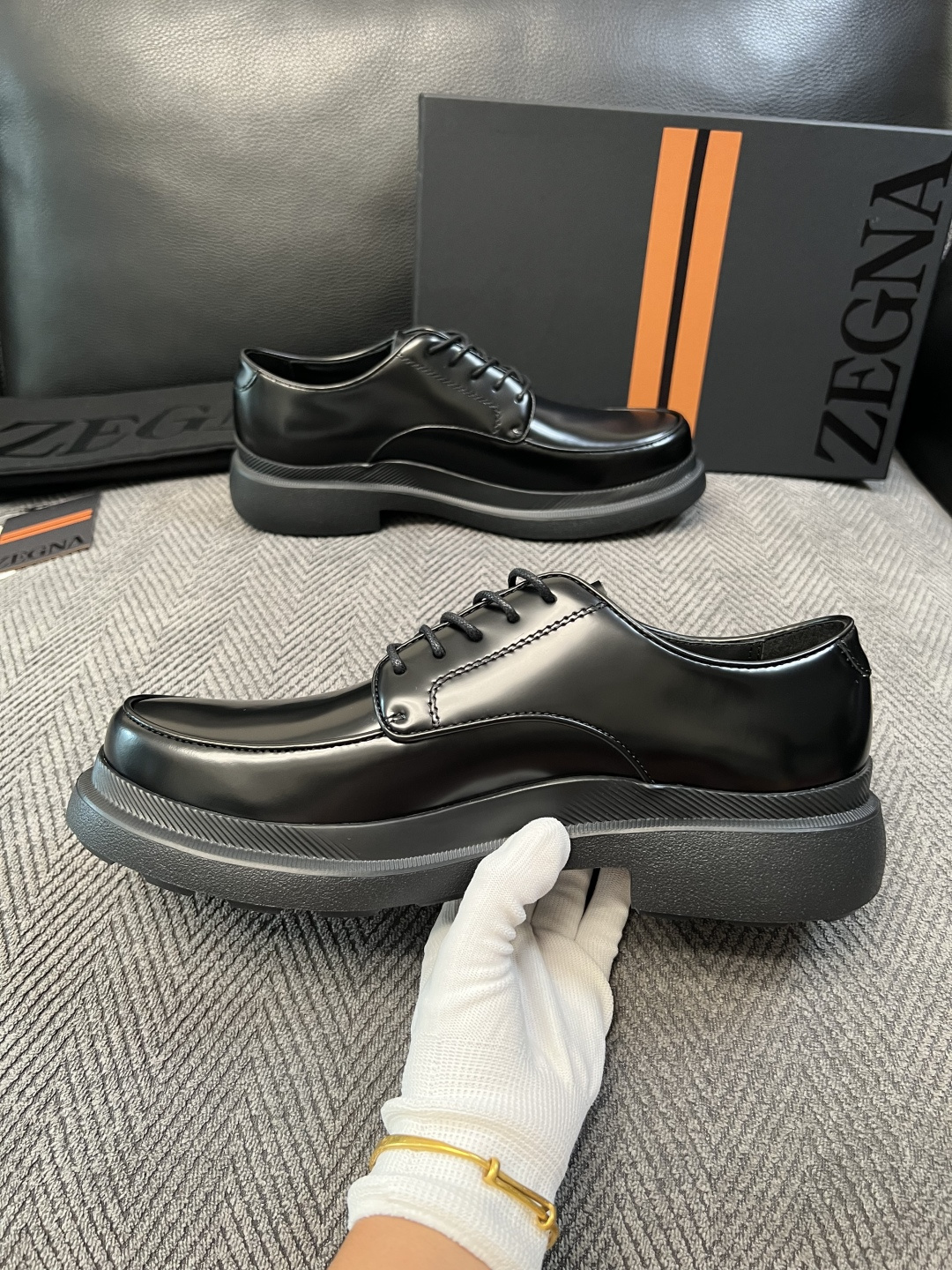 Zegna  高品质  顶级工艺品  杰尼亚  皮鞋专柜新款原厂配置，意大利进口牛皮面料，进口牛里垫，透气舒适，鞋底：原