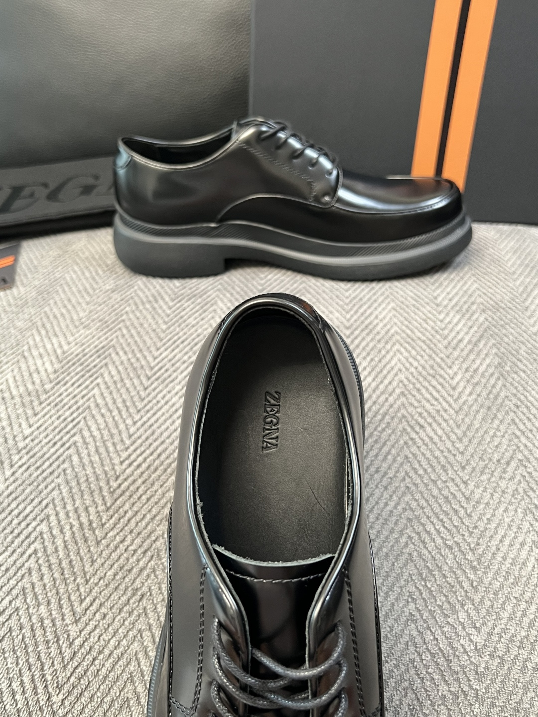 Zegna  高品质  顶级工艺品  杰尼亚  皮鞋专柜新款原厂配置，意大利进口牛皮面料，进口牛里垫，透气舒适，鞋底：原