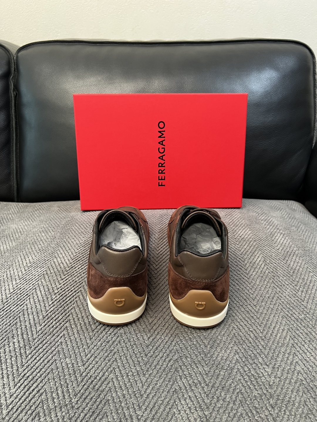 Ferragamo  高品质  顶级工艺品  菲拉格慕   专柜同步发售原厂配置，意大利进口原版牛皮，进口水染牛里 ，鞋