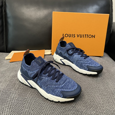 Lv 高品质 顶级工艺品 路易威登 专柜同步,意大利进口飞织面料,进口水染牛皮内里,鞋底:原厂特供原版底,原厂跟 Lv 高品质 顶级工艺品 路易威登 专柜同步,意大利进口飞织面料,进口水染牛皮内里,鞋底:原厂特供原版底,原厂跟
