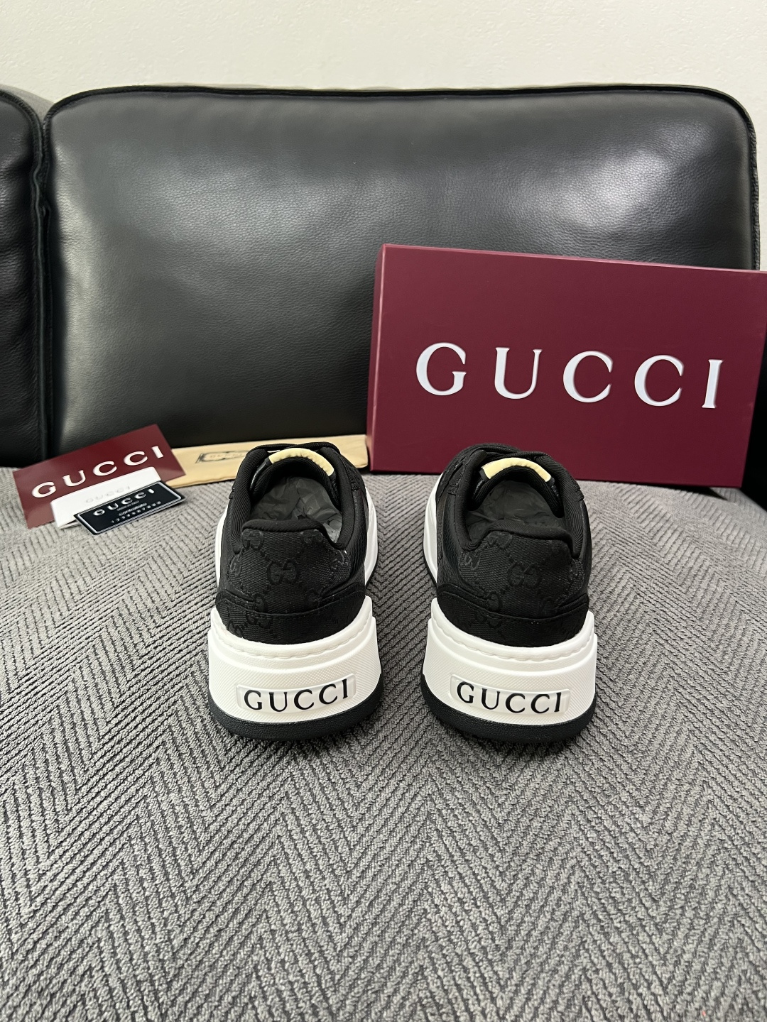 Gucci  高品质  顶级工艺品  古奇  专柜新款原厂配置，意大利进口牛皮面料，进口牛皮内里垫，透气舒适，鞋底：原厂