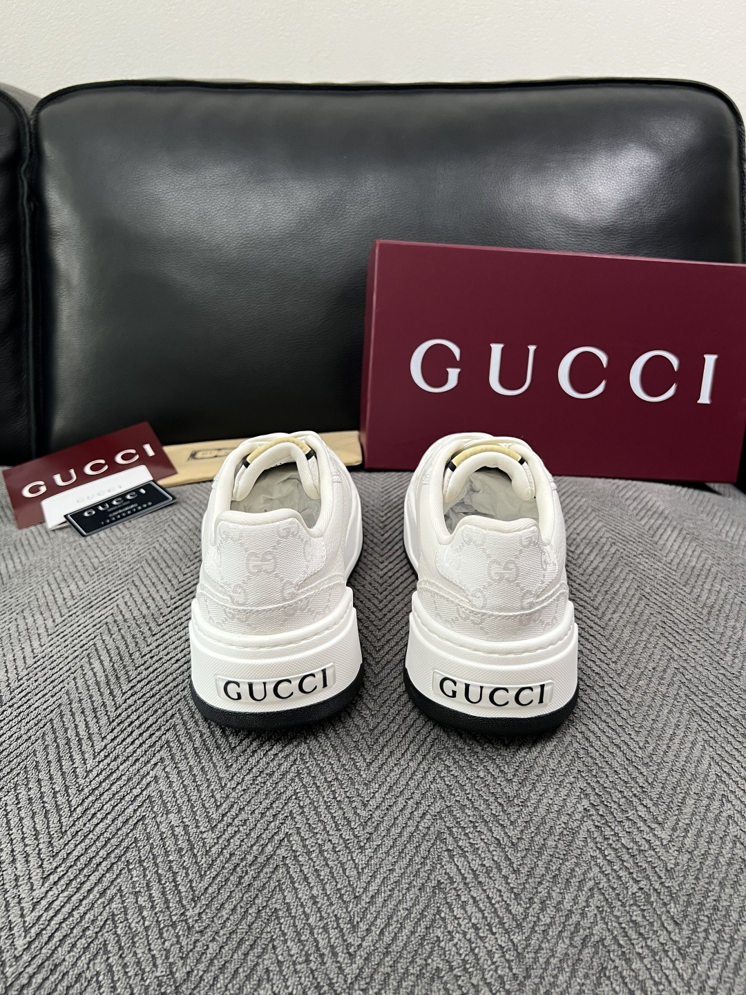 Gucci  高品质  顶级工艺品  古奇  专柜新款原厂配置，意大利进口牛皮面料，进口牛皮内里垫，透气舒适，鞋底：原厂