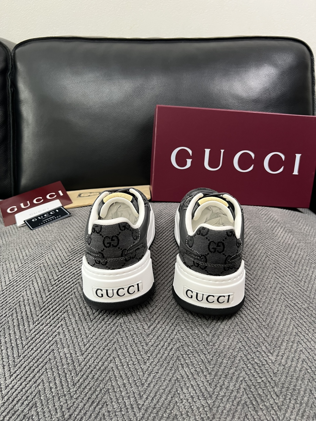 Gucci  高品质  顶级工艺品  古奇  专柜新款原厂配置，意大利进口牛皮面料，进口牛皮内里垫，透气舒适，鞋底：原厂