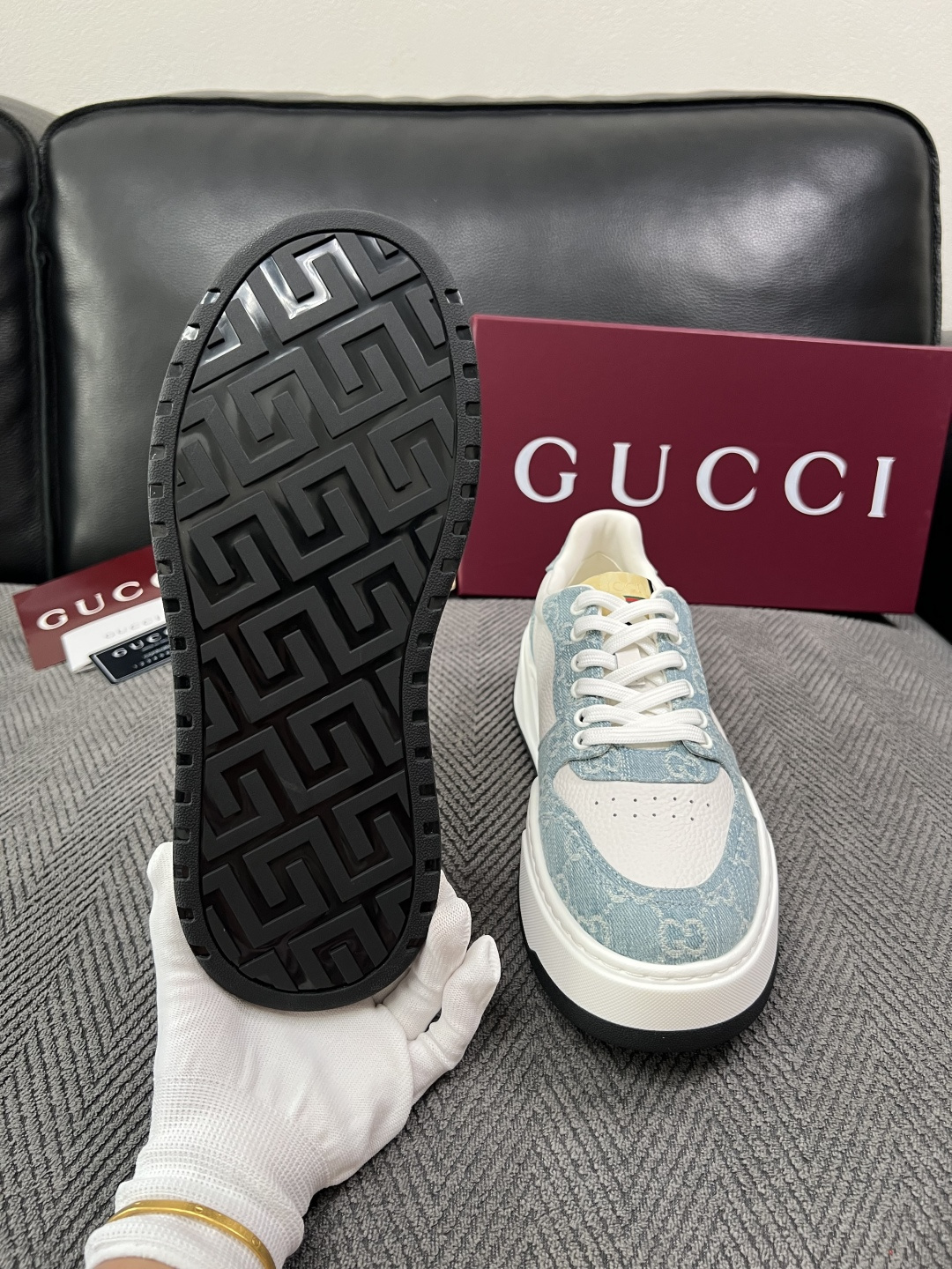 Gucci  高品质  顶级工艺品  古奇  专柜新款原厂配置，意大利进口牛皮面料，进口牛皮内里垫，透气舒适，鞋底：原厂