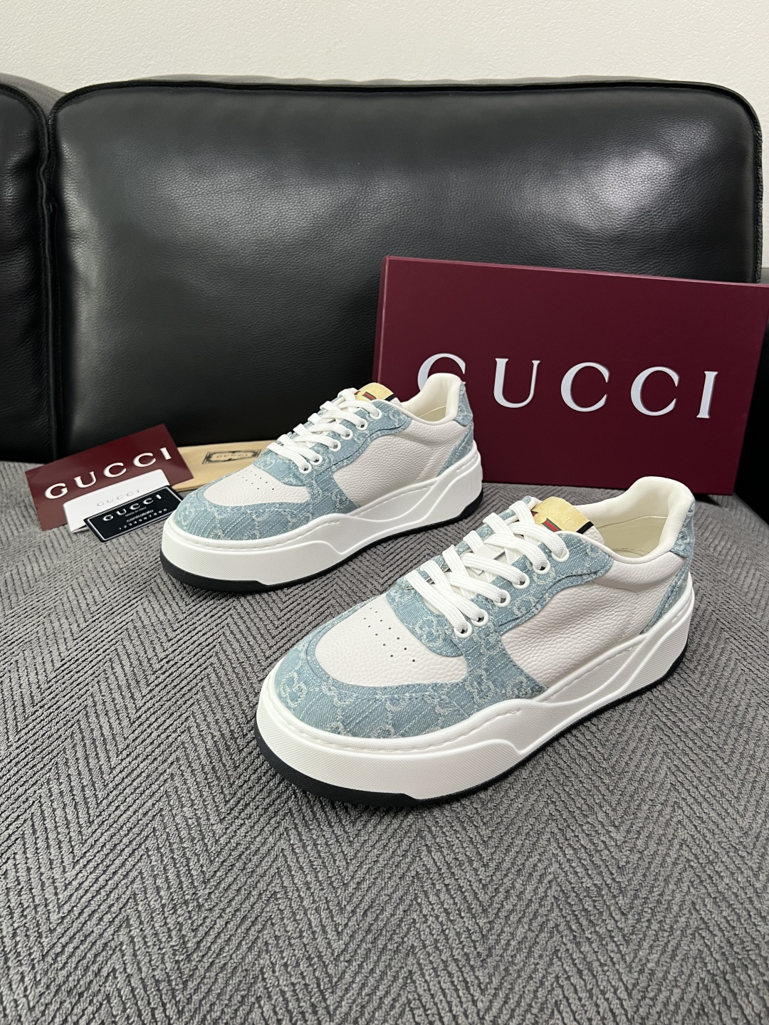 Gucci  高品质  顶级工艺品  古奇  专柜新款原厂配置，意大利进口牛皮面料，进口牛皮内里垫，透气舒适，鞋底：原厂