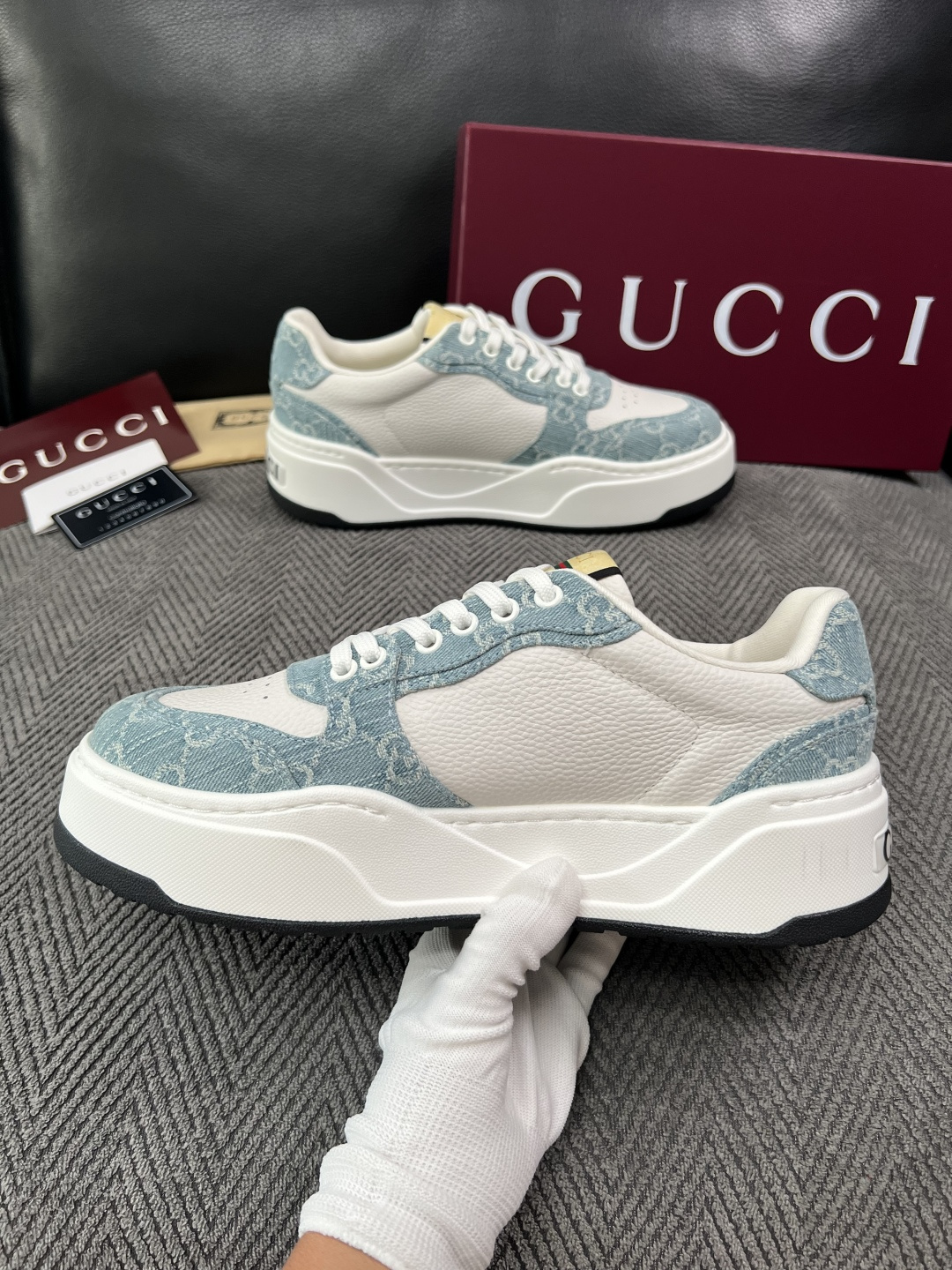 Gucci  高品质  顶级工艺品  古奇  专柜新款原厂配置，意大利进口牛皮面料，进口牛皮内里垫，透气舒适，鞋底：原厂