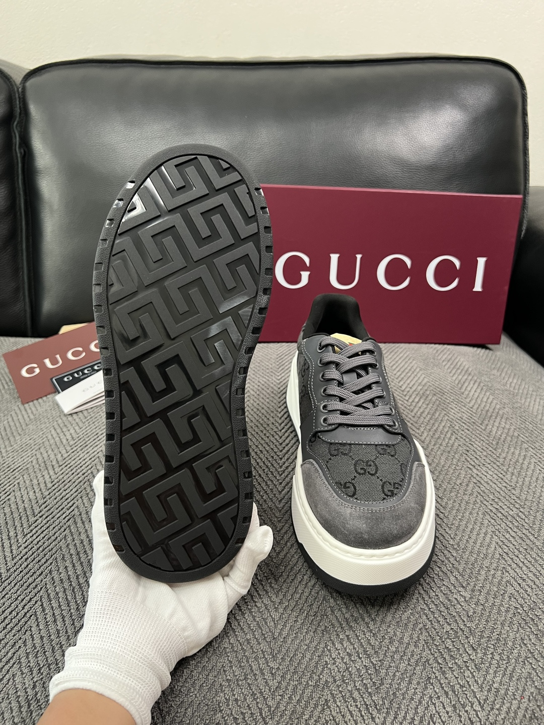 Gucci  高品质  顶级工艺品  古奇  专柜新款原厂配置，意大利进口牛皮面料，进口牛皮内里垫，透气舒适，鞋底：原厂