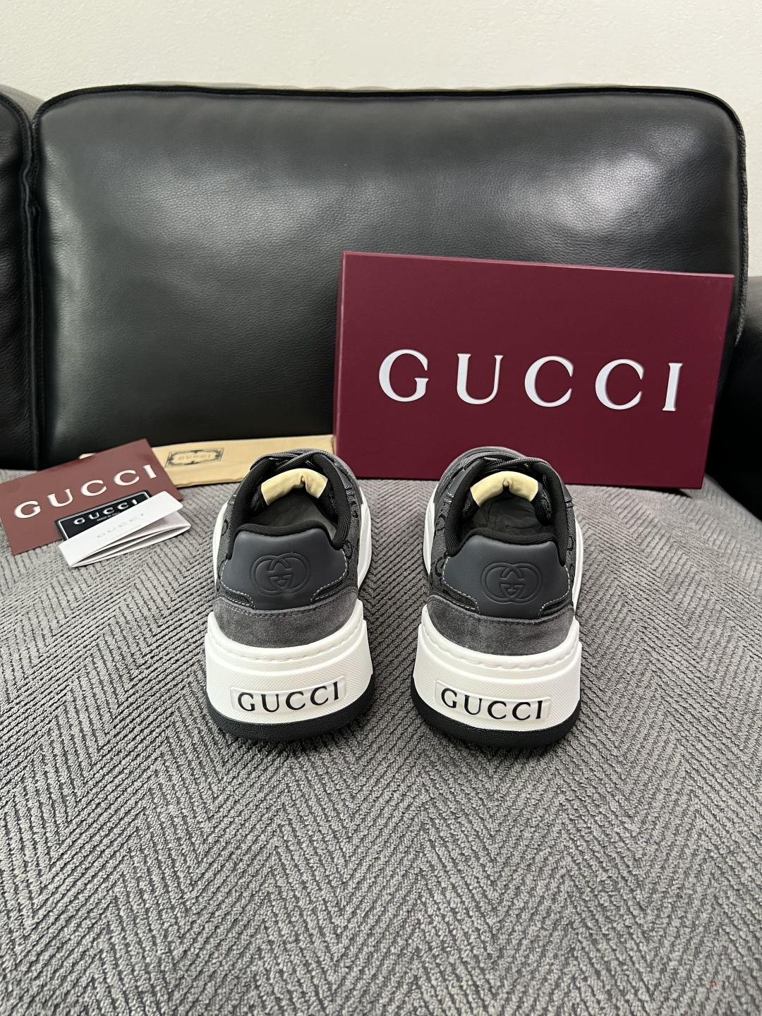 Gucci  高品质  顶级工艺品  古奇  专柜新款原厂配置，意大利进口牛皮面料，进口牛皮内里垫，透气舒适，鞋底：原厂