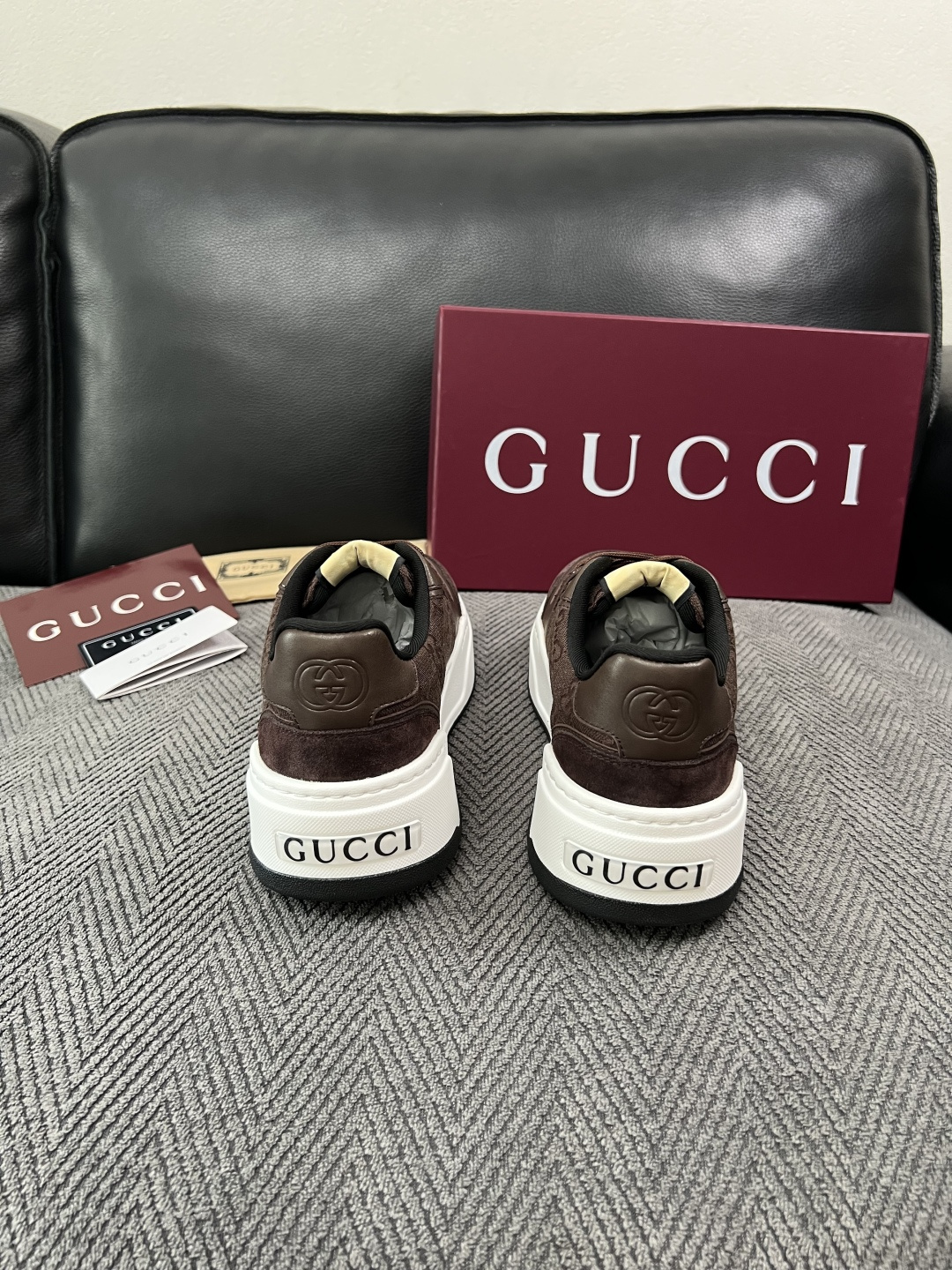 Gucci  高品质  顶级工艺品  古奇  专柜新款原厂配置，意大利进口牛皮面料，进口牛皮内里垫，透气舒适，鞋底：原厂