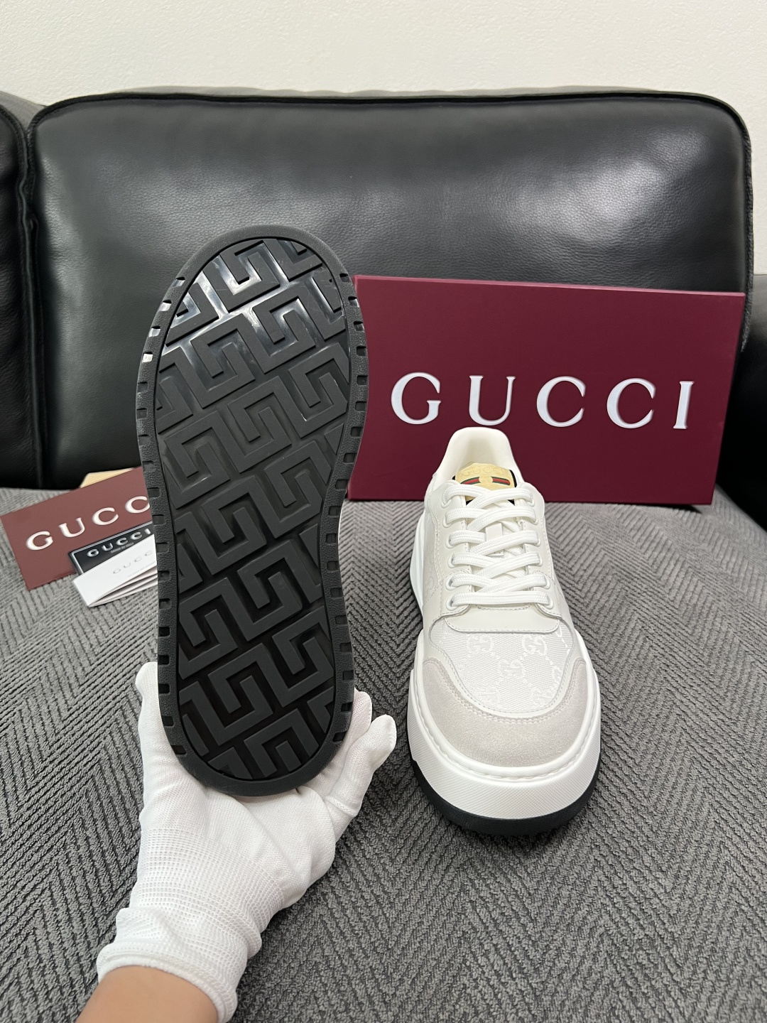 Gucci  高品质  顶级工艺品  古奇  专柜新款原厂配置，意大利进口牛皮面料，进口牛皮内里垫，透气舒适，鞋底：原厂