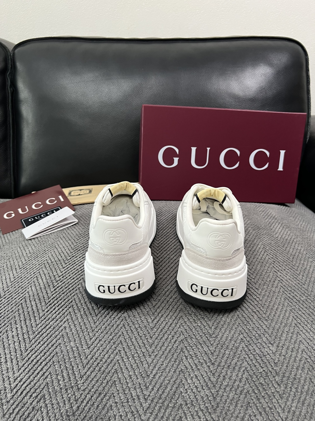 Gucci  高品质  顶级工艺品  古奇  专柜新款原厂配置，意大利进口牛皮面料，进口牛皮内里垫，透气舒适，鞋底：原厂