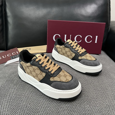Gucci 高品质 顶级工艺品 古奇 专柜新款原厂配置,意大利进口牛皮面料,进口牛皮内里垫,透气舒适,鞋底:原厂 Gucci 高品质 顶级工艺品 古奇 专柜新款原厂配置,意大利进口牛皮面料,进口牛皮内里垫,透气舒适,鞋底:原厂