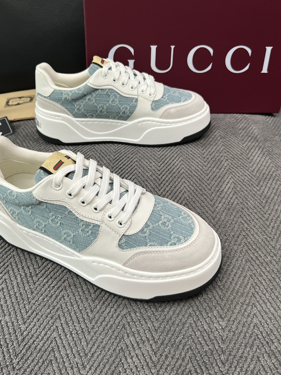 Gucci  高品质  顶级工艺品  古奇  专柜新款原厂配置，意大利进口牛皮面料，进口牛皮内里垫，透气舒适，鞋底：原厂