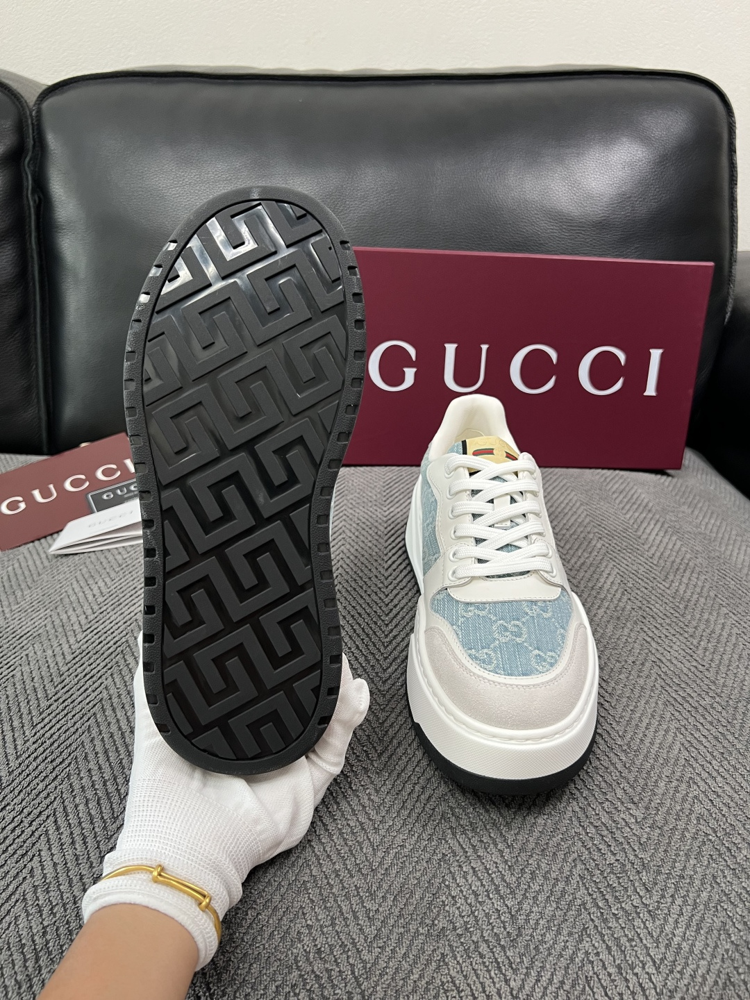 Gucci  高品质  顶级工艺品  古奇  专柜新款原厂配置，意大利进口牛皮面料，进口牛皮内里垫，透气舒适，鞋底：原厂