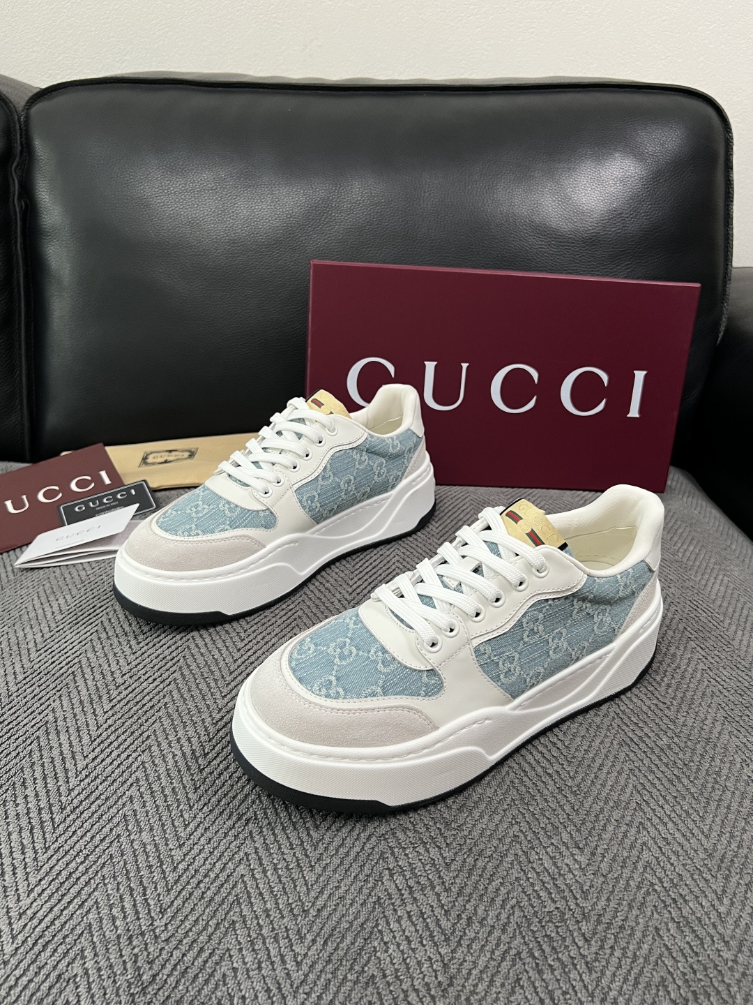 Gucci  高品质  顶级工艺品  古奇  专柜新款原厂配置，意大利进口牛皮面料，进口牛皮内里垫，透气舒适，鞋底：原厂