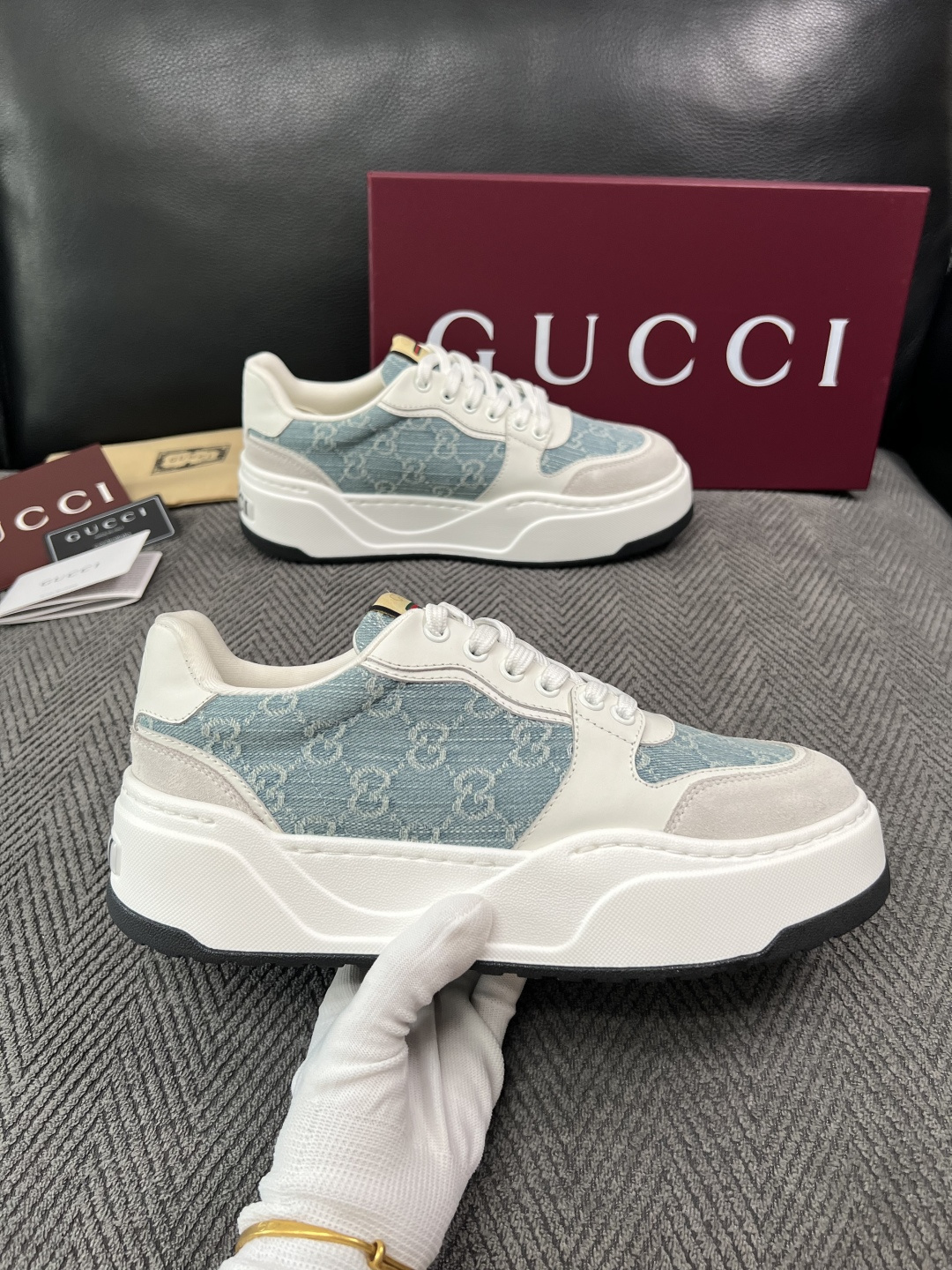 Gucci  高品质  顶级工艺品  古奇  专柜新款原厂配置，意大利进口牛皮面料，进口牛皮内里垫，透气舒适，鞋底：原厂