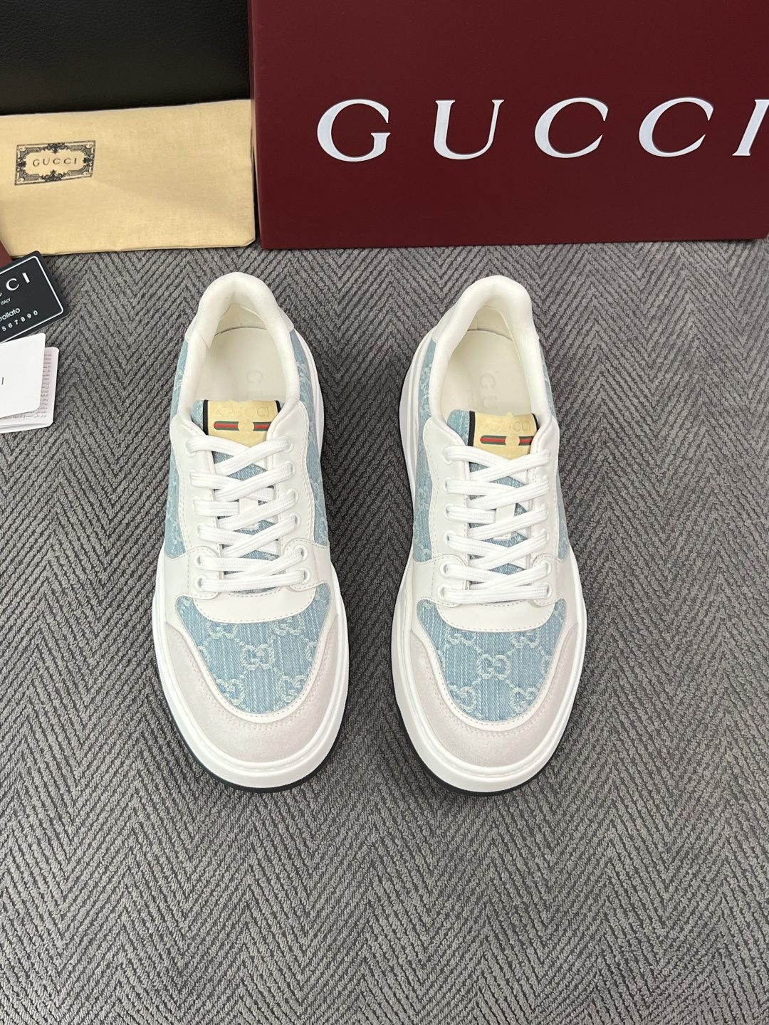 Gucci  高品质  顶级工艺品  古奇  专柜新款原厂配置，意大利进口牛皮面料，进口牛皮内里垫，透气舒适，鞋底：原厂