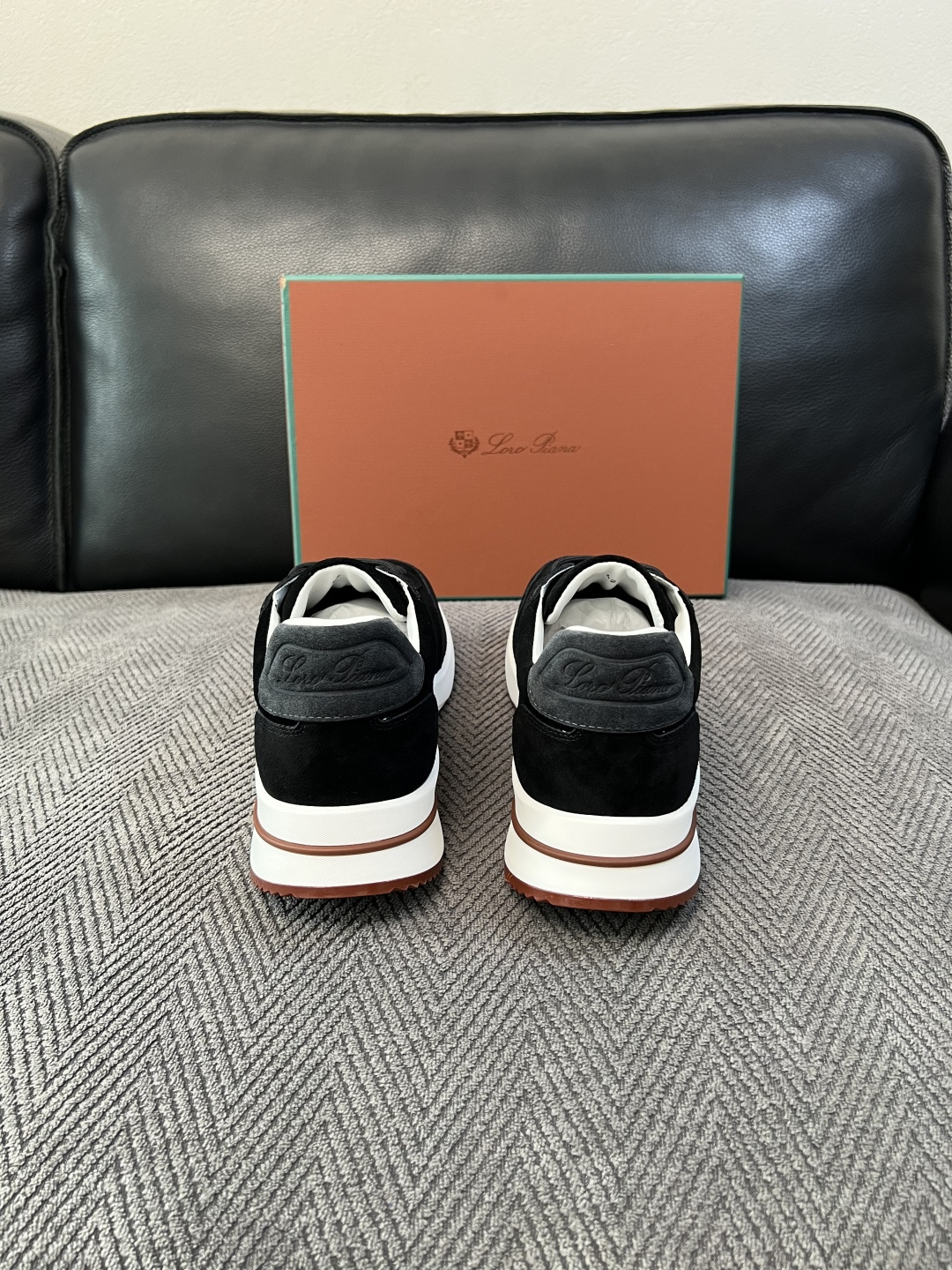 Loro Piana  高品质  顶级工艺品  诺悠翩雅  新品专柜同步原厂配置，鞋面意大利进口牛皮面料，高品质拼接工艺